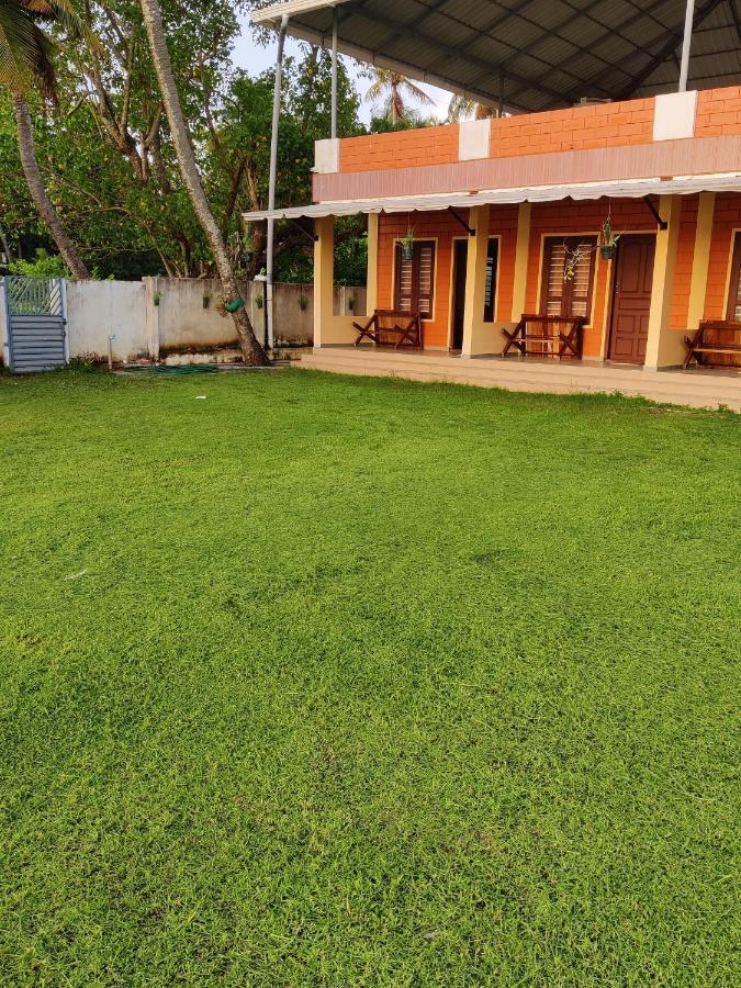 Wind &Waves Appartement Kollam Buitenkant foto