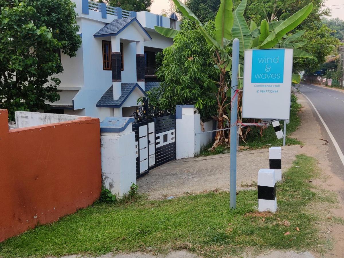 Wind &Waves Appartement Kollam Buitenkant foto