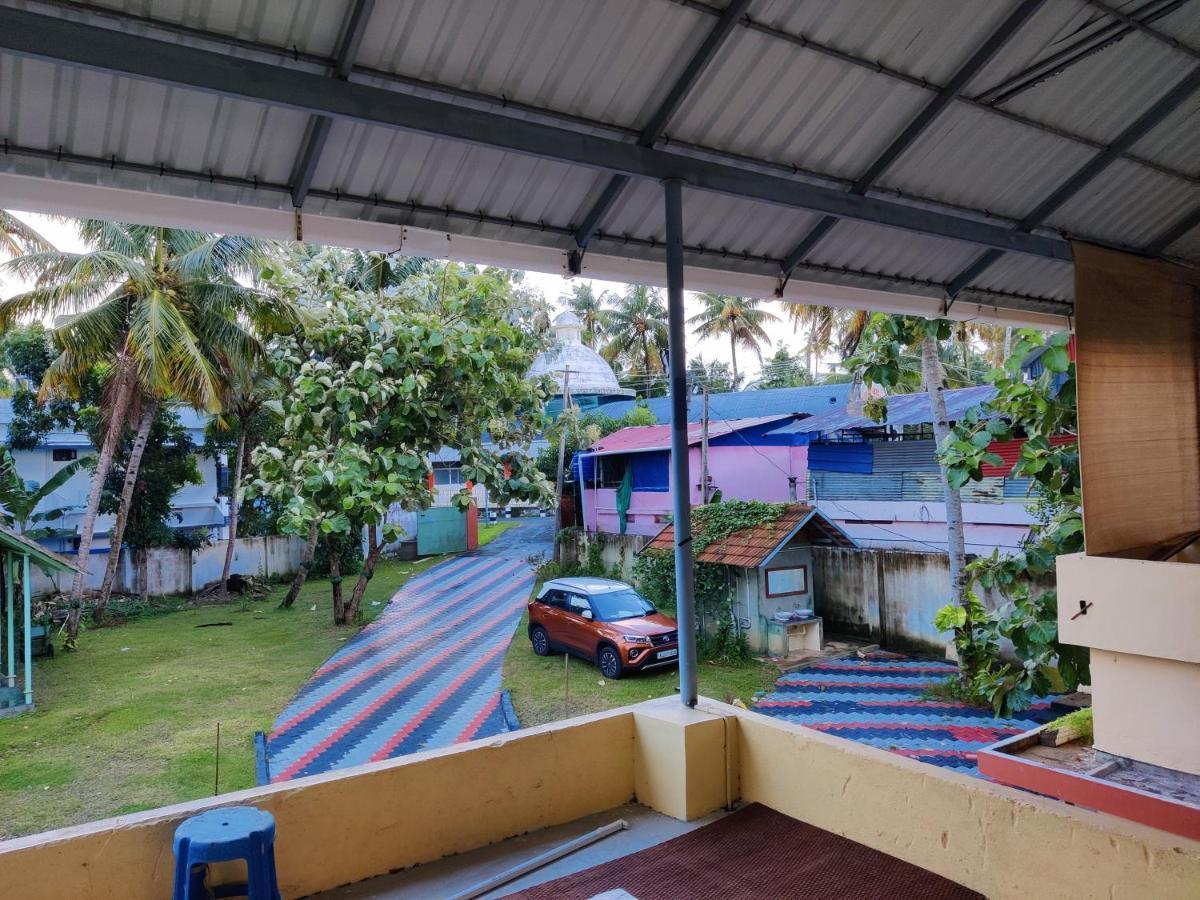 Wind &Waves Appartement Kollam Buitenkant foto