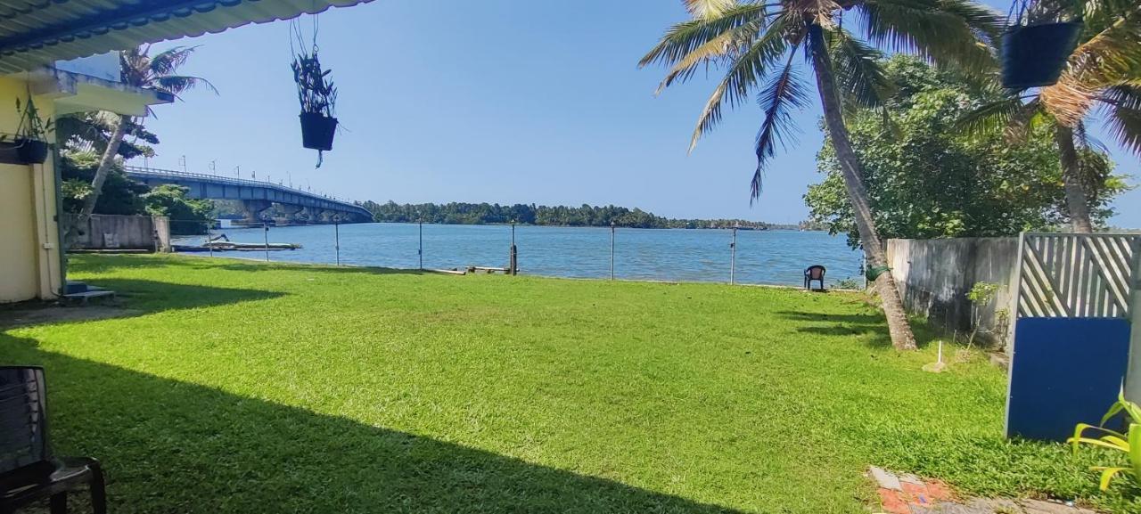 Wind &Waves Appartement Kollam Buitenkant foto