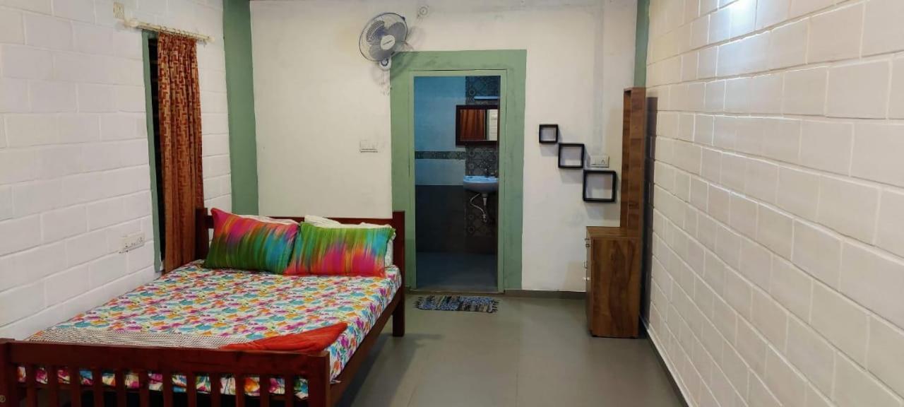 Wind &Waves Appartement Kollam Buitenkant foto